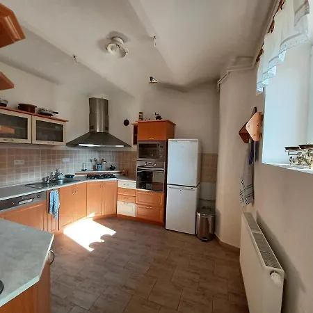 Apartmán At 2 Donkeys - Country Life With A Large Kitchen *